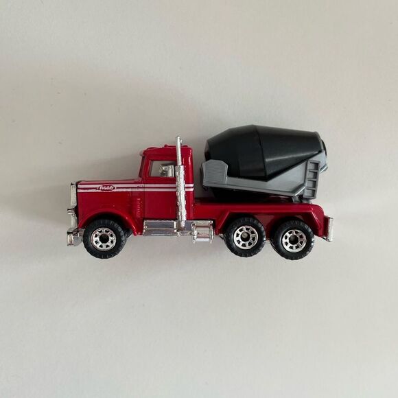 Vintage Matchbox 1981 Peterbilt Cement Truck Red Vintage Matchbox Diecast 1:2 - Picture 4 of 9